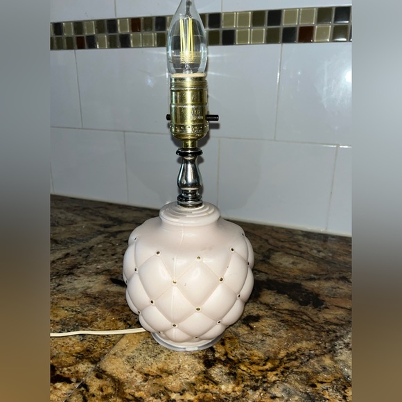 Vintage MCM Pink Custard Glass Pineapple Vanity lamp - Picture 10 of 12